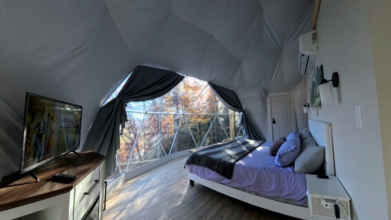 Domes (United States of America, Balsam Grove, North Carolina)