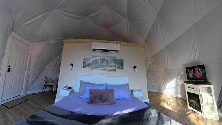 Domes (United States of America, Balsam Grove, North Carolina)