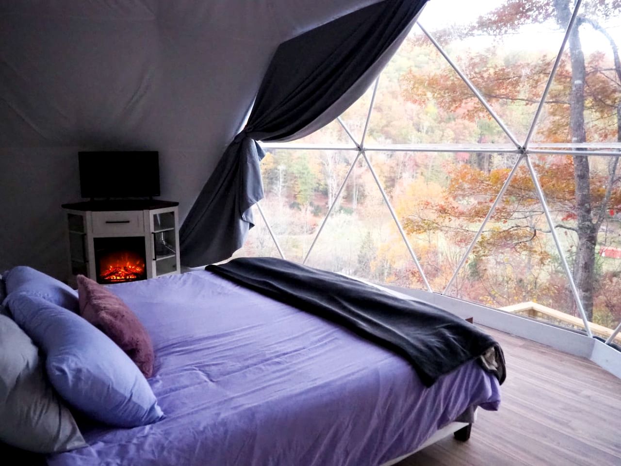 Luxury Geodome with Sauna, Hot Tub & Mountain Views near Pisgah National Forest, North Carolina