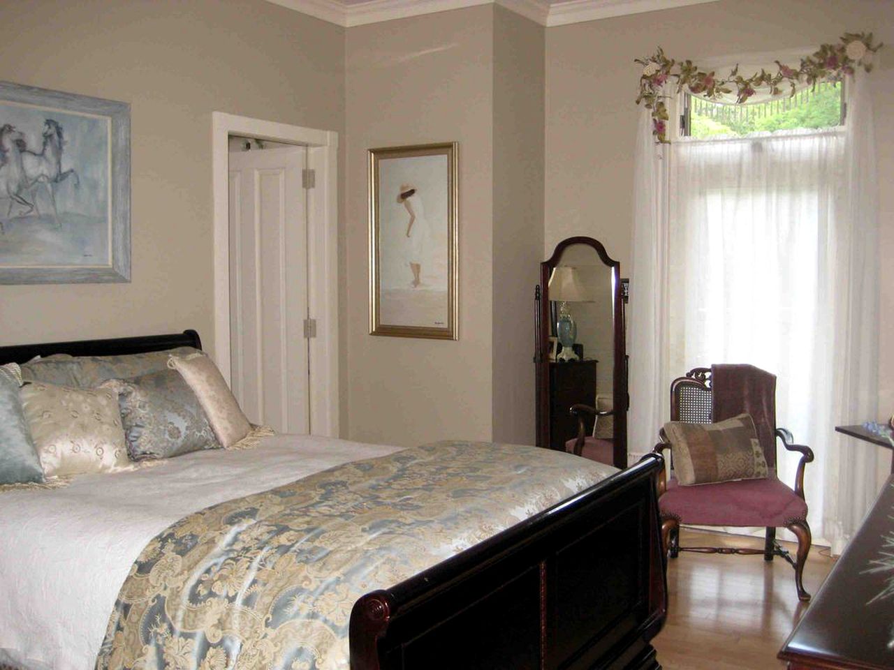 Spectacular Gothic-Style Castle with Private Pool and Hot Tub near Rindge, New Hampshire