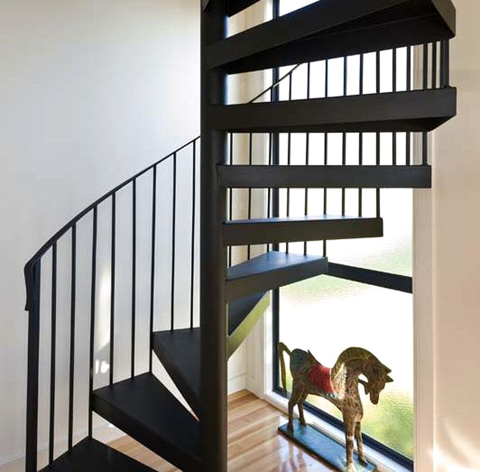 Peaceful Farmhouse Cottage Rental with a Hot Tub in Quorrobolong, New South Wales