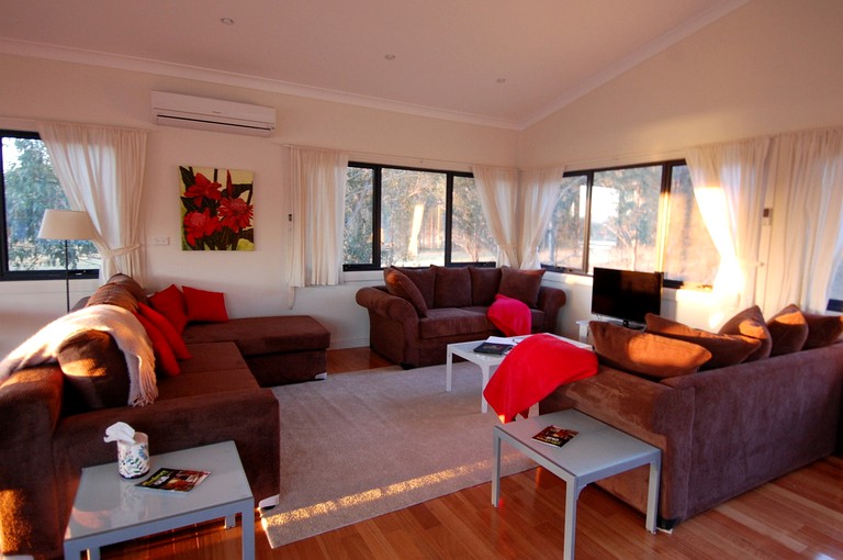 Cottages (Quorrobolong, New South Wales, Australia)