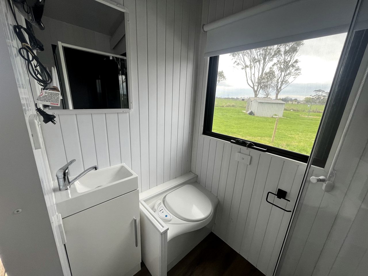 Serene Tiny House with Beautiful Views in Victoria, Australia