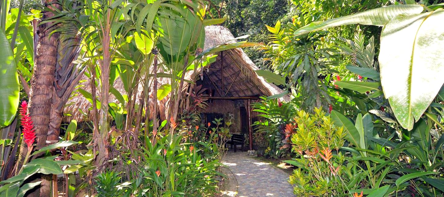 All Inclusive Hut Accommodation for a Weekend Getaway in La Ceiba, Honduras