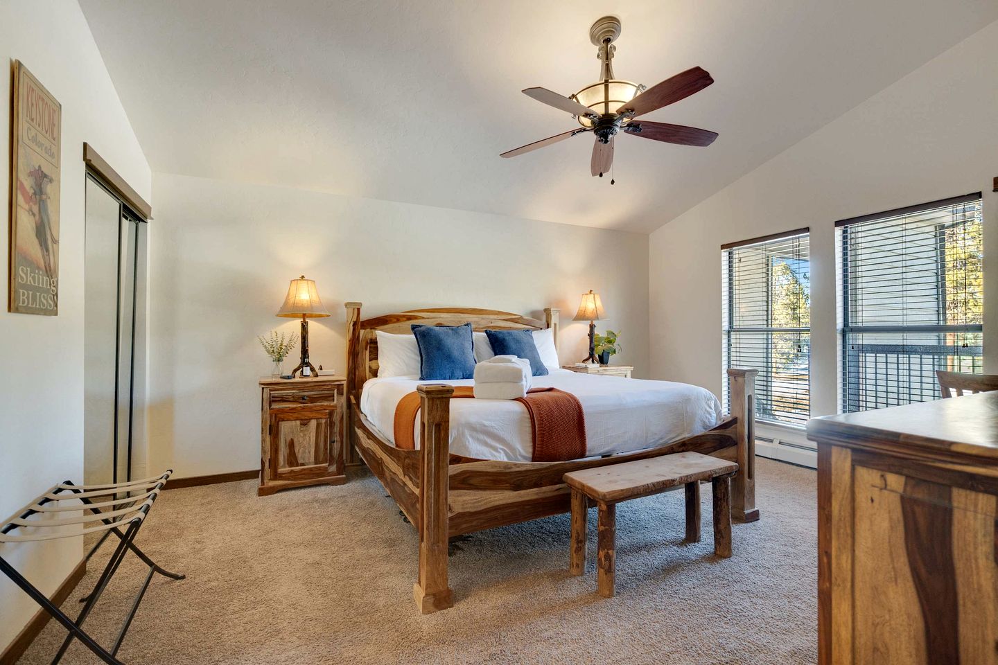 Serene Nordic-Inspired Lakeside Retreat with Panoramic Mountain Views Near Breckenridge, Dillon, Colorado