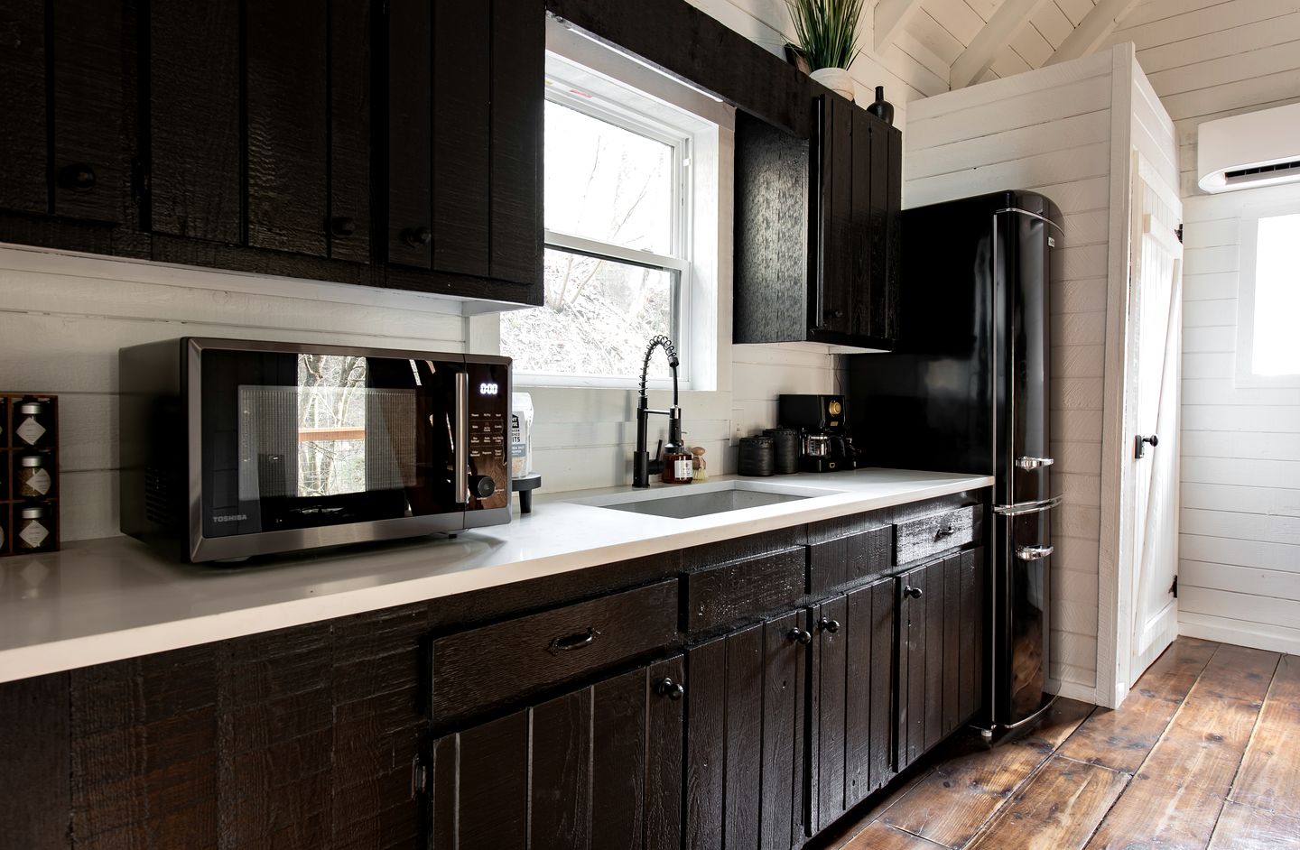Hygge Hollow Cabin on Fightingtown Creek in Blue Ridge, GA