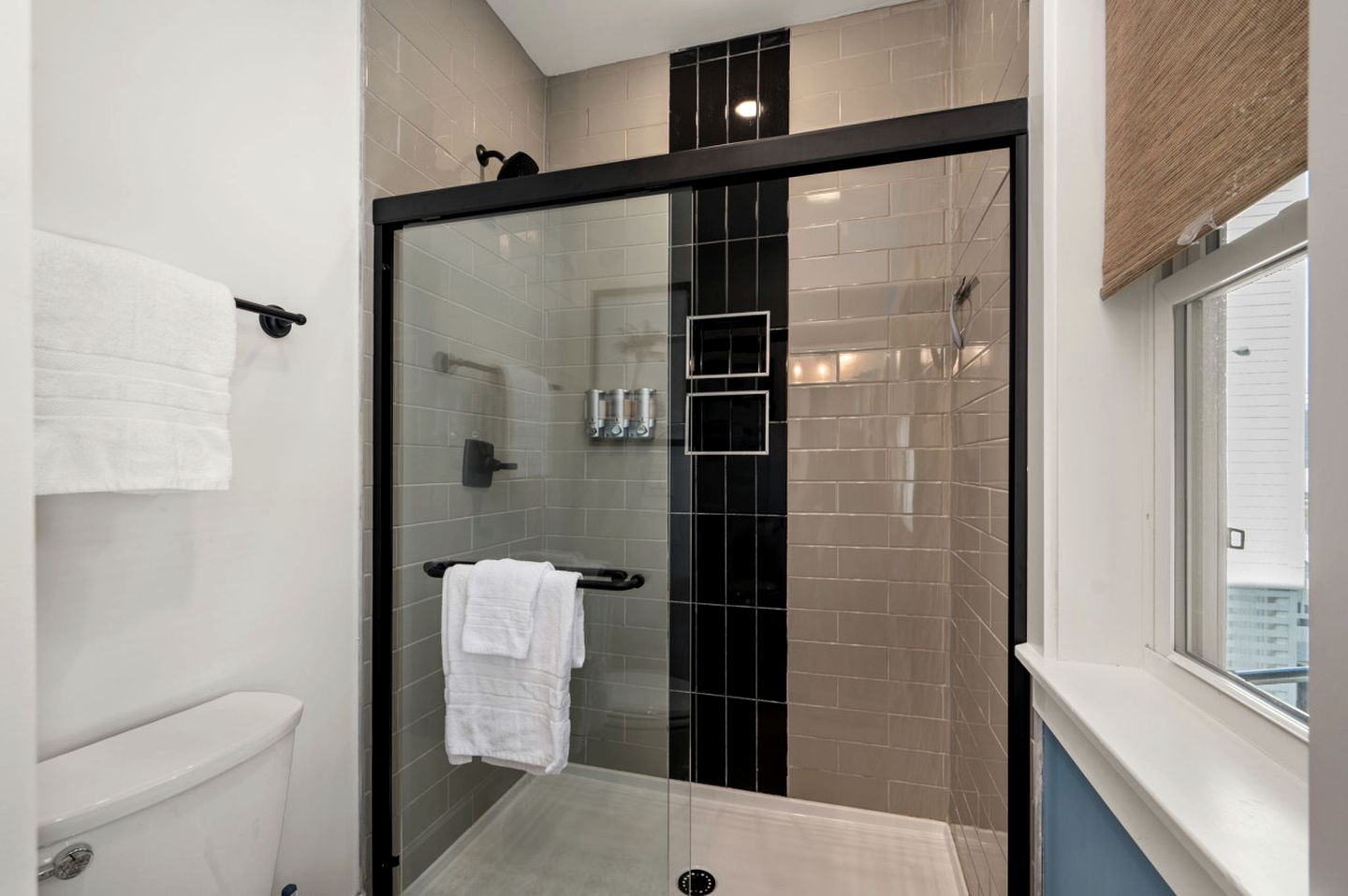 Incredible Spacious Beach House with Stunning Views for an Amazing Family Getaway in Corolla, North Carolina