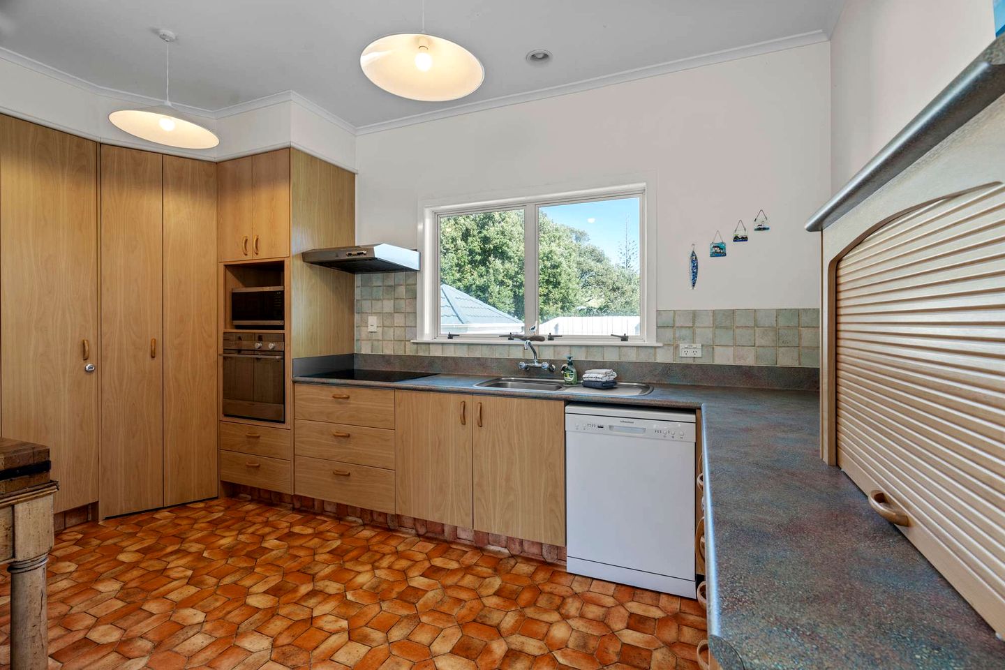 Stunning Coastal Holiday Home with Ocean Views, Games Room, Near Waihi Beach, New Zealand