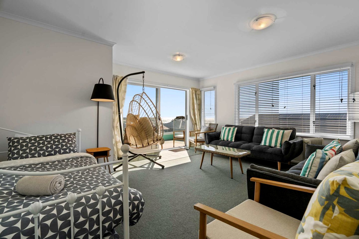 Stunning Coastal Holiday Home with Ocean Views, Games Room, Near Waihi Beach, New Zealand