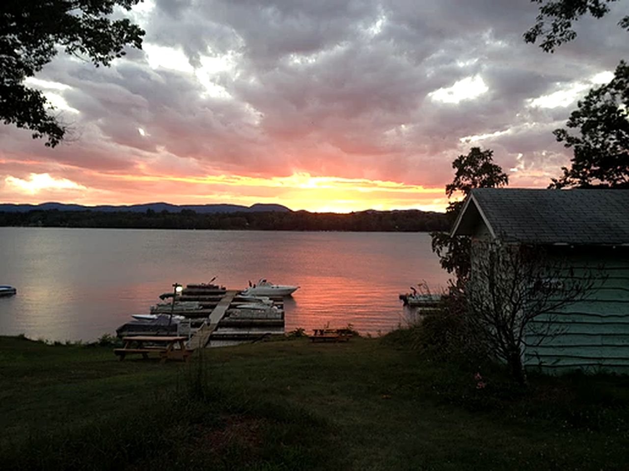 Cozy Cabin with Lovely Views of Great Sacandaga Lake in Northville, New York