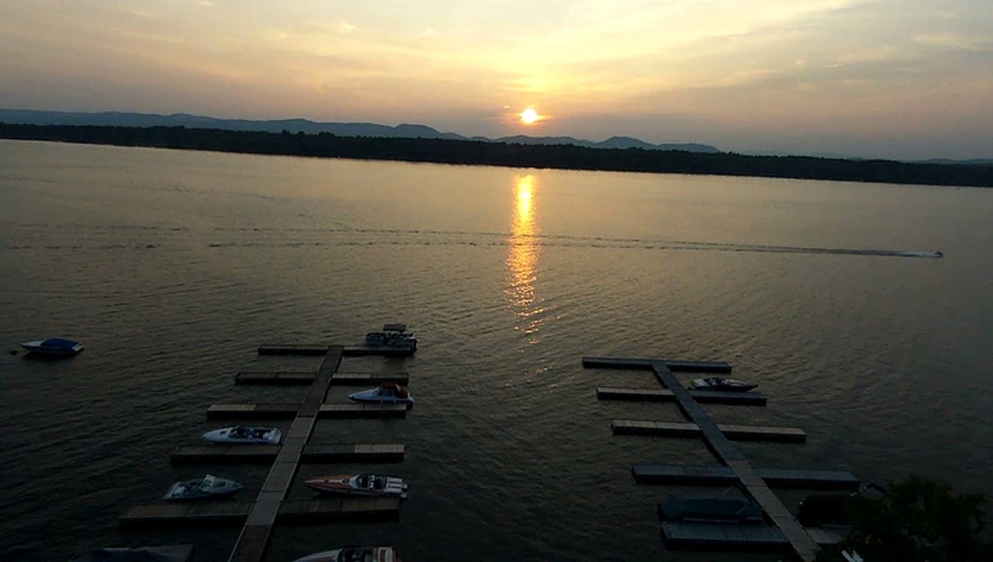 Charming Camping Cabin on the Shores of Great Sacandaga Lake in Northville, New York