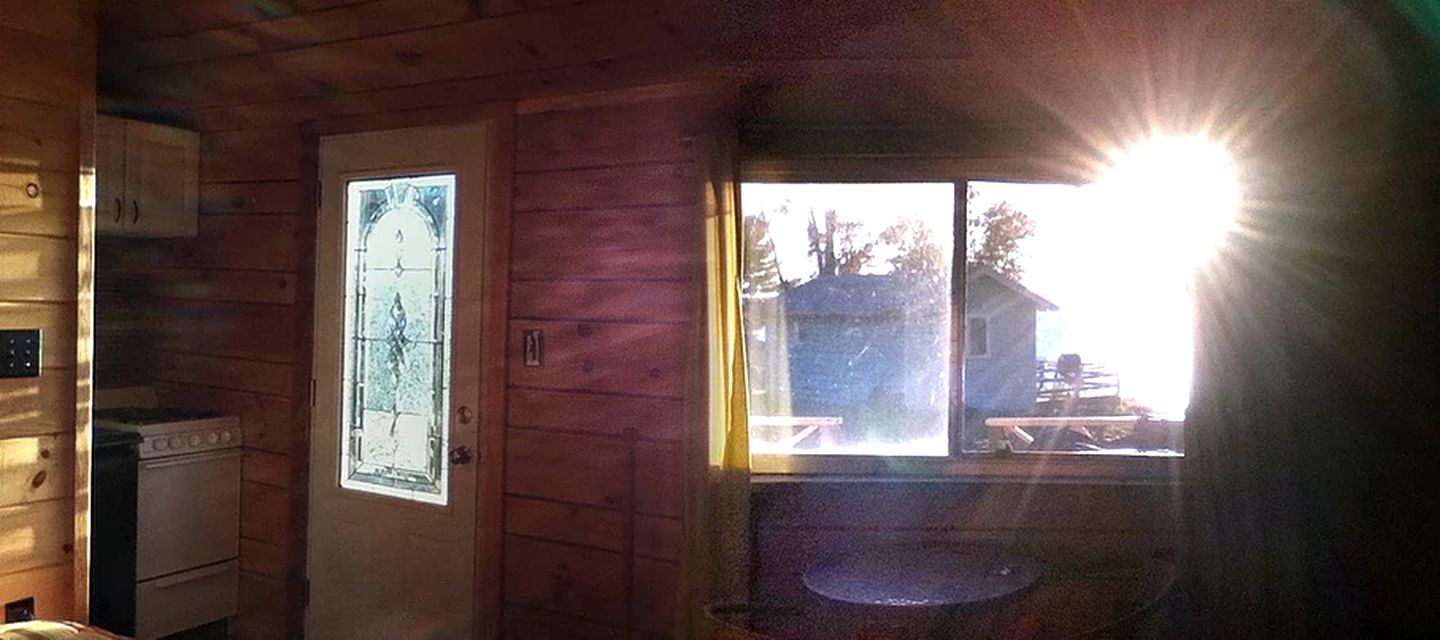 Charming Camping Cabin on the Shores of Great Sacandaga Lake in Northville, New York