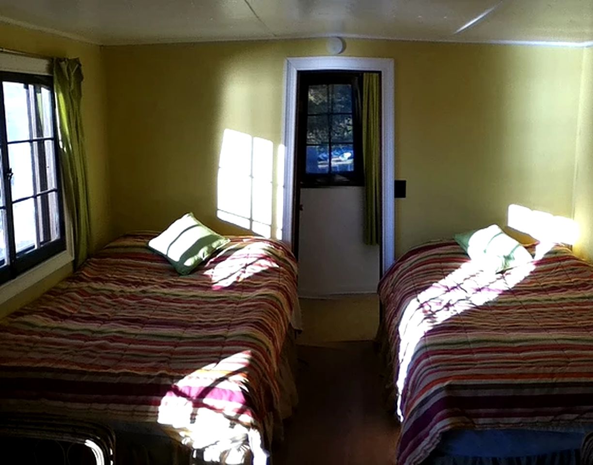 Comfortable Cabin Right on Great Sacandaga Lake in Northville, New York