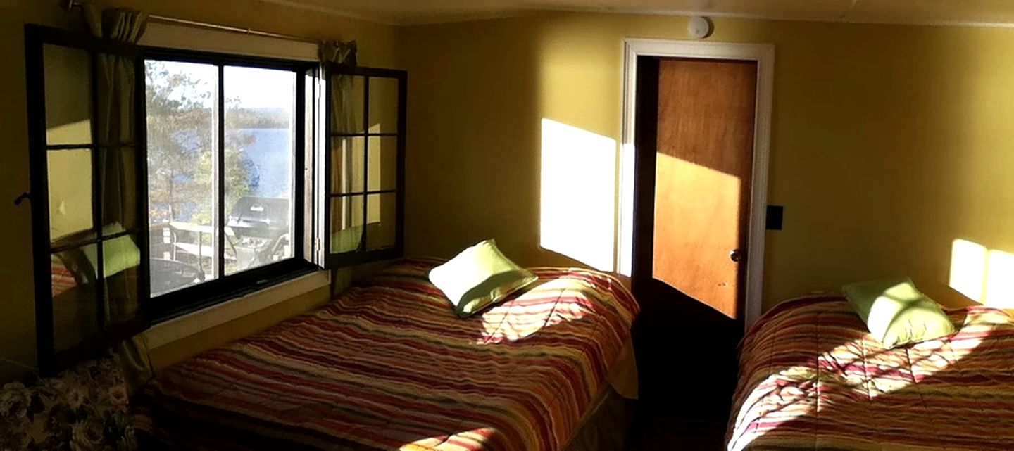 Comfortable Cabin Right on Great Sacandaga Lake in Northville, New York