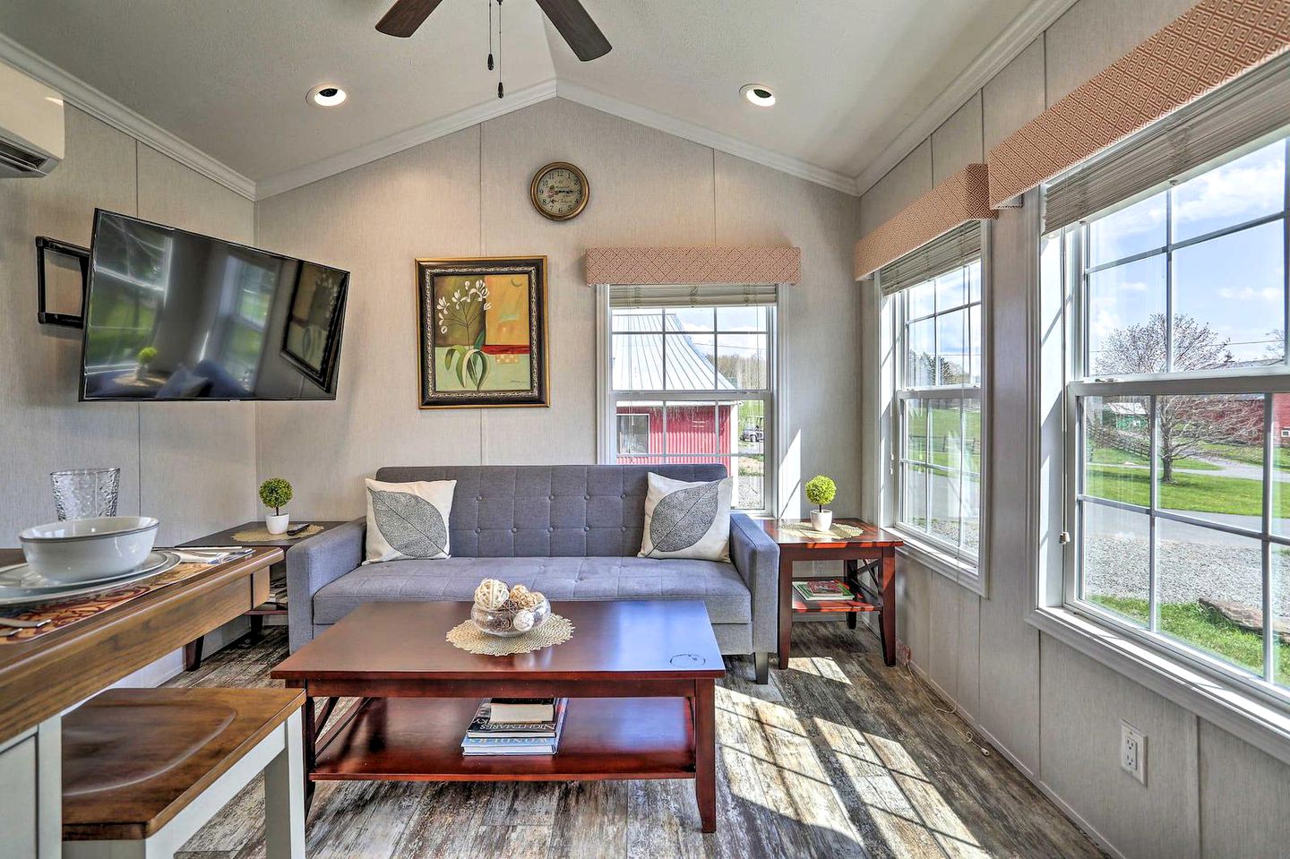 Family Friendly Cottage Complex for Glamping in Pennsylvania