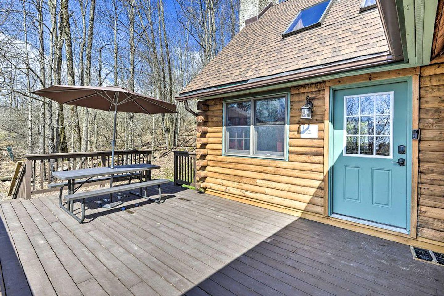 Delightful Log Cabin in the Pocono Mountains near Scranton, Pennsylvania