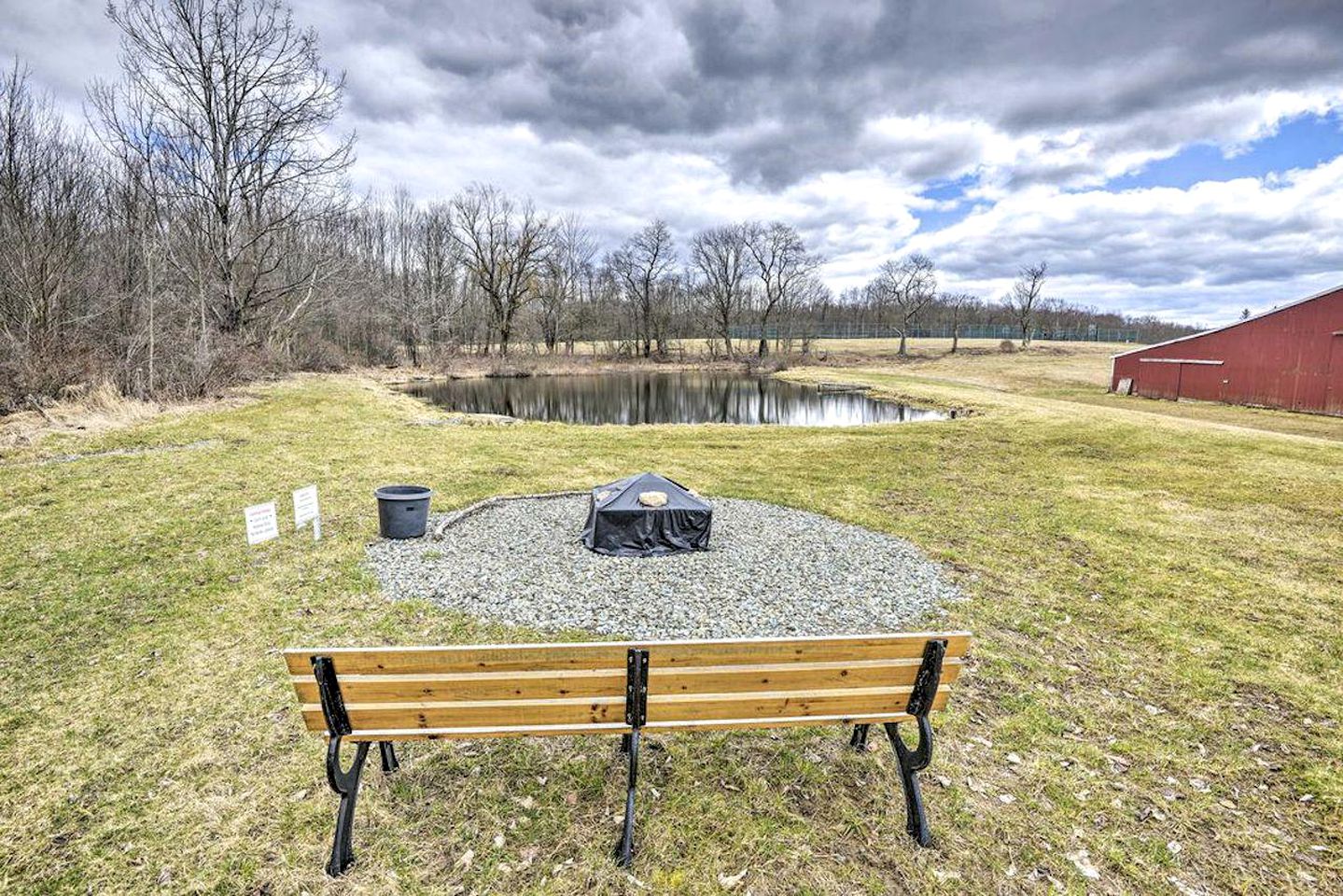 Delightful Log Cabin in the Pocono Mountains near Scranton, Pennsylvania