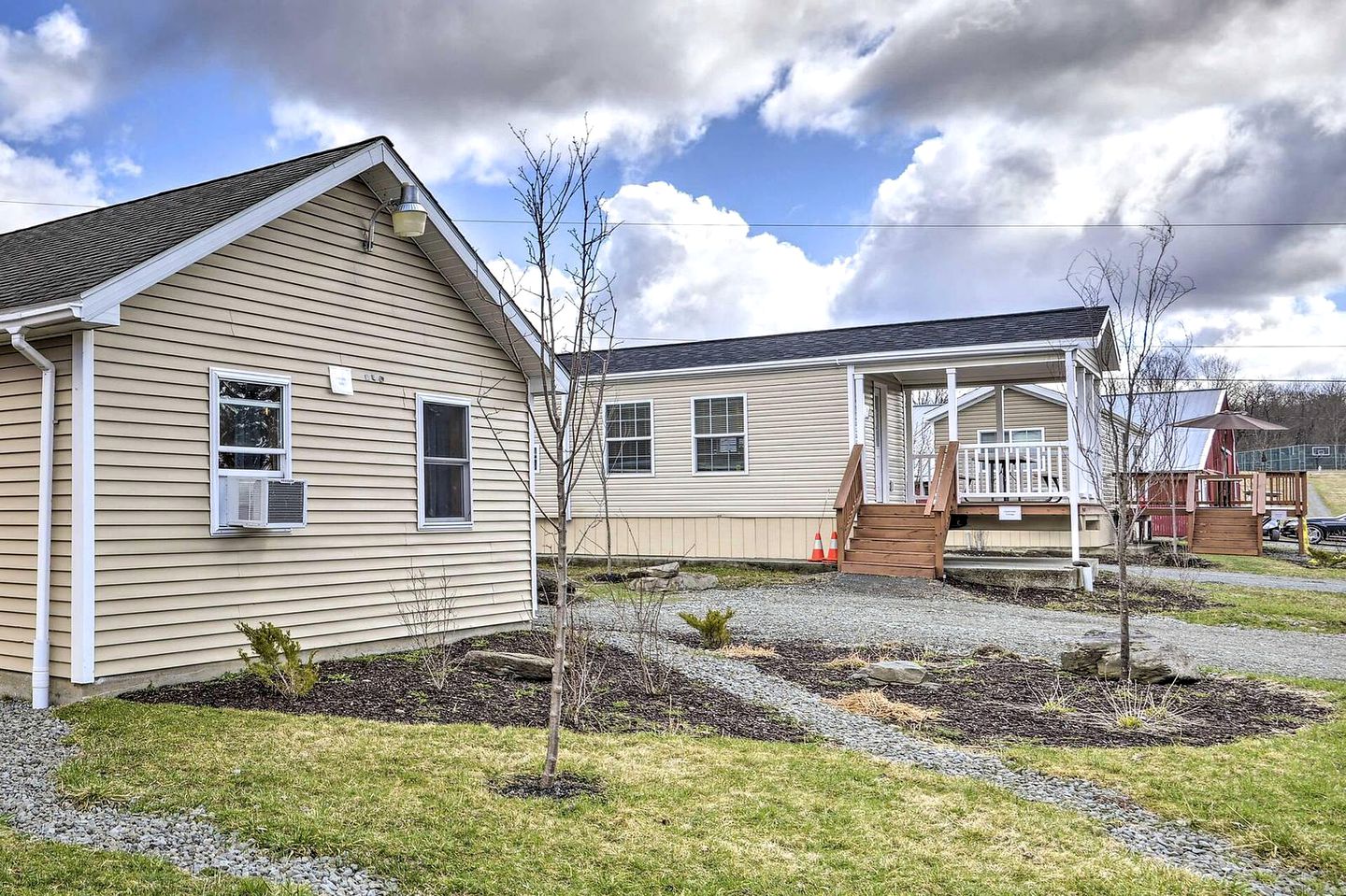 Cozy Room Rental for a Couples' Getaway in the Poconos, Pennsylvania