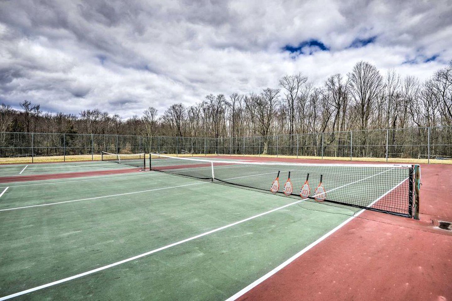 Delightful Log Cabin in the Pocono Mountains near Scranton, Pennsylvania