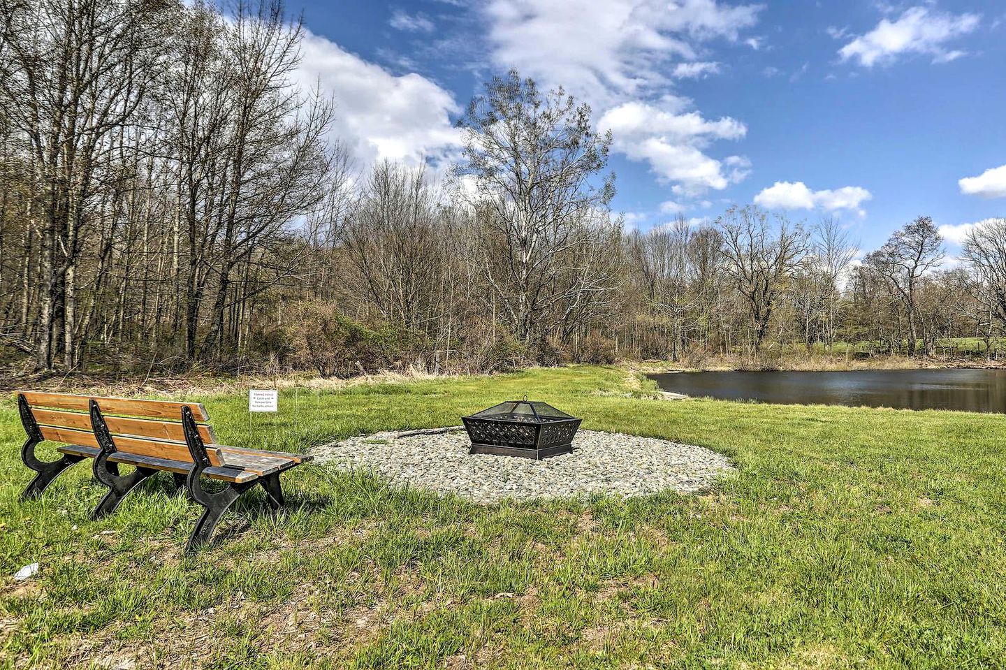 Family-Friendly Cottage Rental near Elk Mountain Ski Resort in Pennsylvania