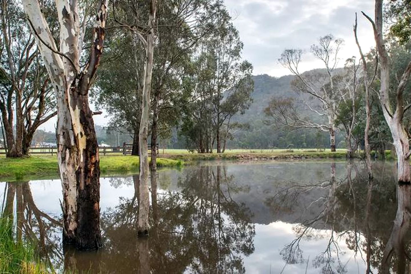 Romantic Luxury Villa with a Spa, Central to Halls Gap, Victoria