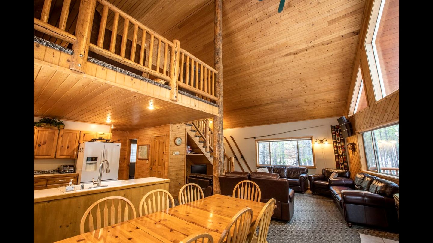 Cozy Island Park Cabin with Hot Tub & Lake Access near Rentals in Island Park, Idaho