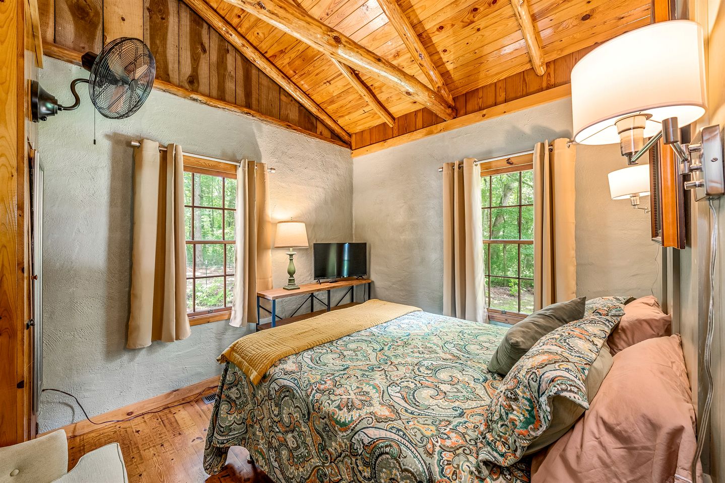 Ideal Designed Cottage with Hot-Tub and Private Garden in Mentone, Alabama