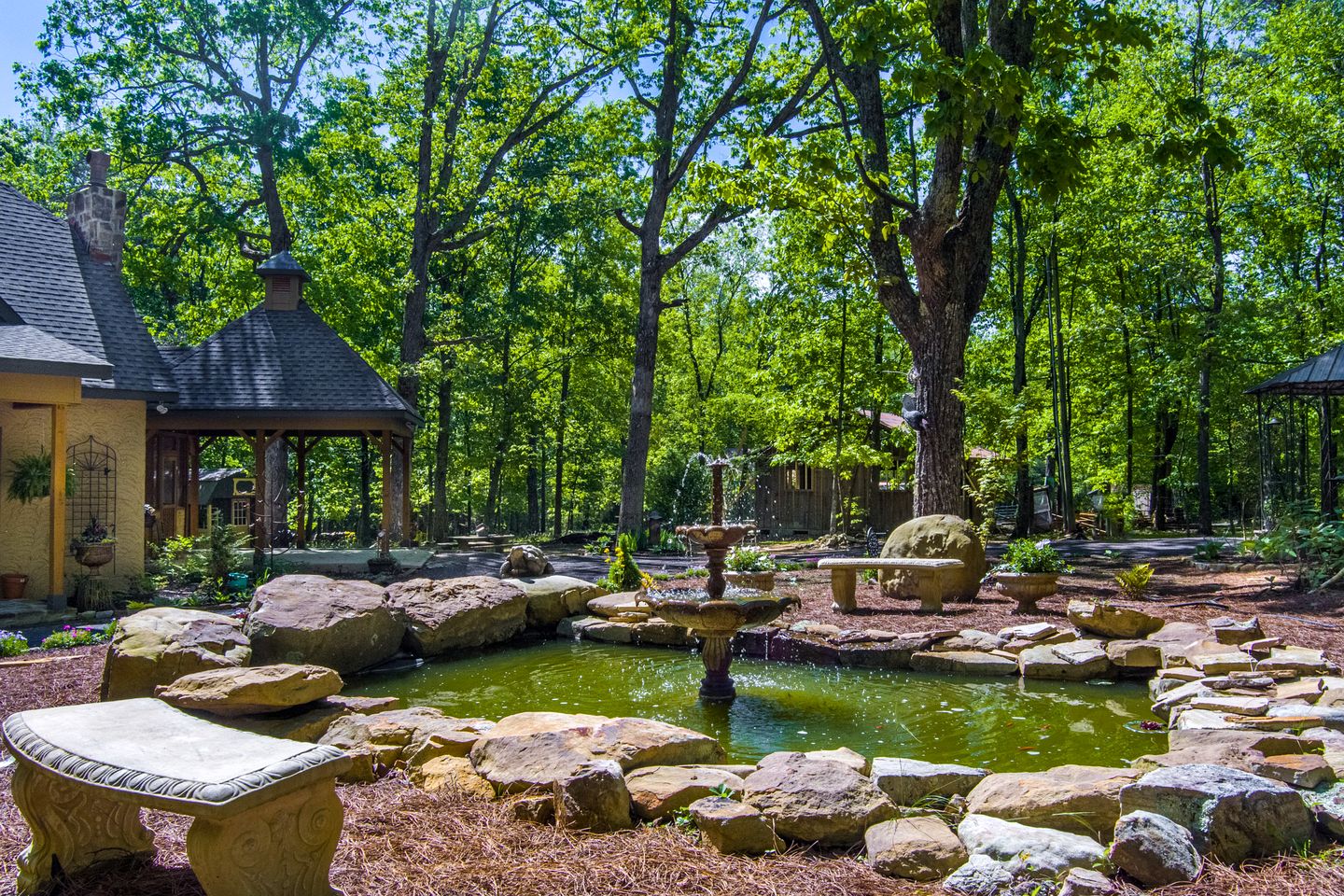Ideal Designed Cottage with Hot-Tub and Private Garden in Mentone, Alabama