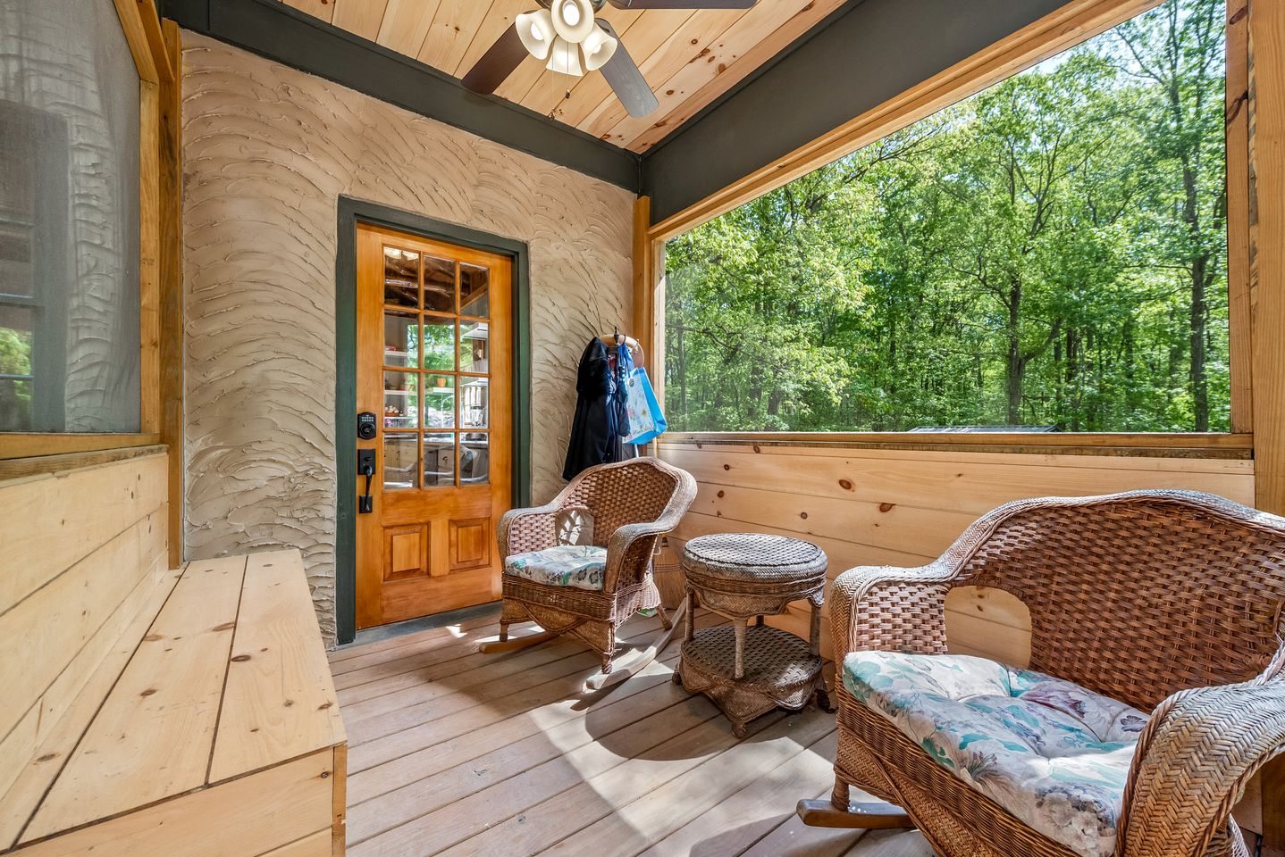 Ideal Designed Cottage with Hot-Tub and Private Garden in Mentone, Alabama