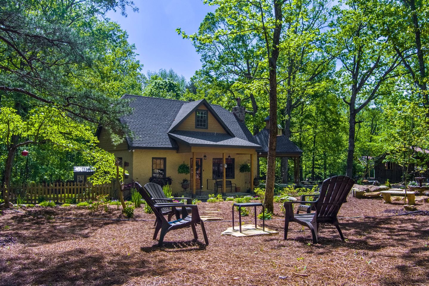 Ideal Designed Cottage with Hot-Tub and Private Garden in Mentone, Alabama