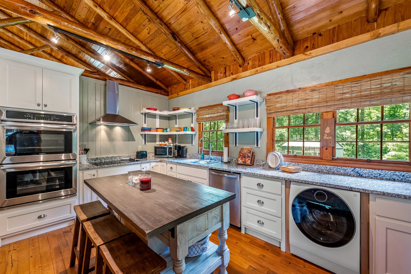 Ideal Designed Cottage with Hot-Tub and Private Garden in Mentone, Alabama