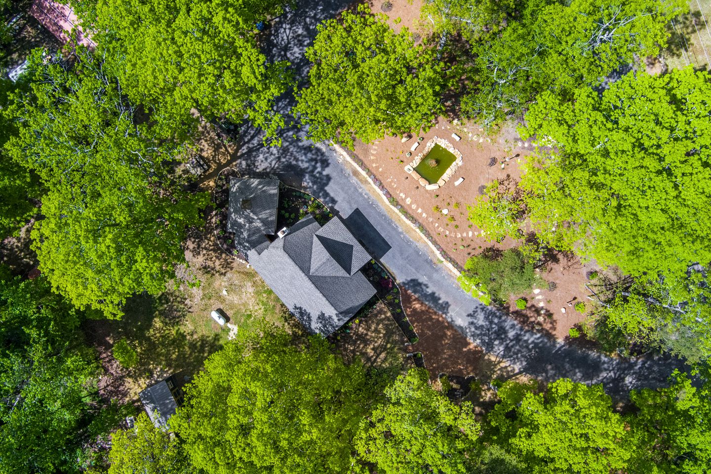 Ideal Designed Cottage with Hot-Tub and Private Garden in Mentone, Alabama