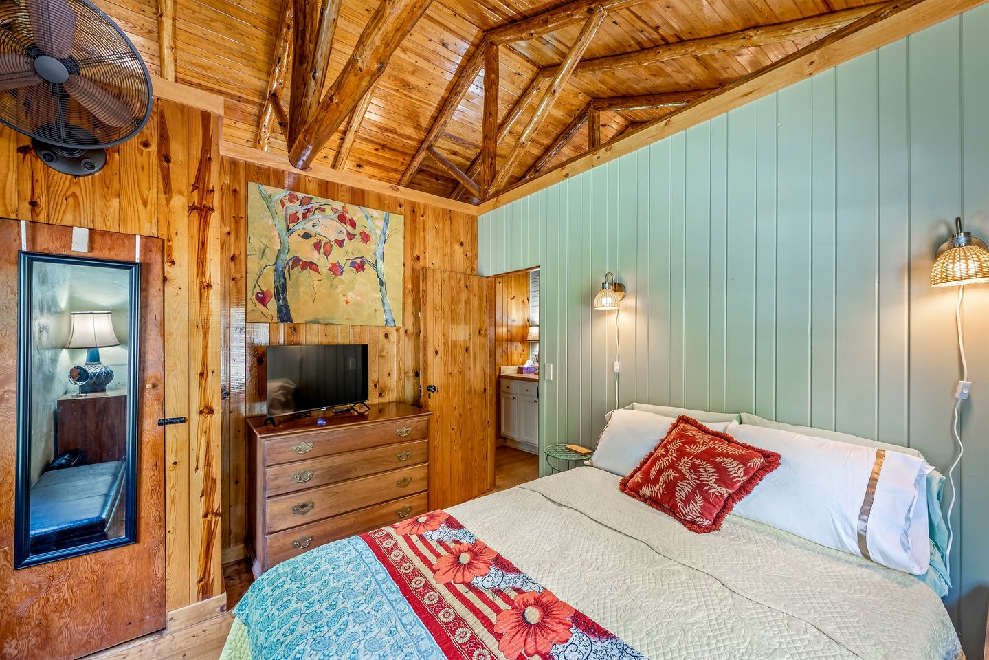 Ideal Designed Cottage with Hot-Tub and Private Garden in Mentone, Alabama