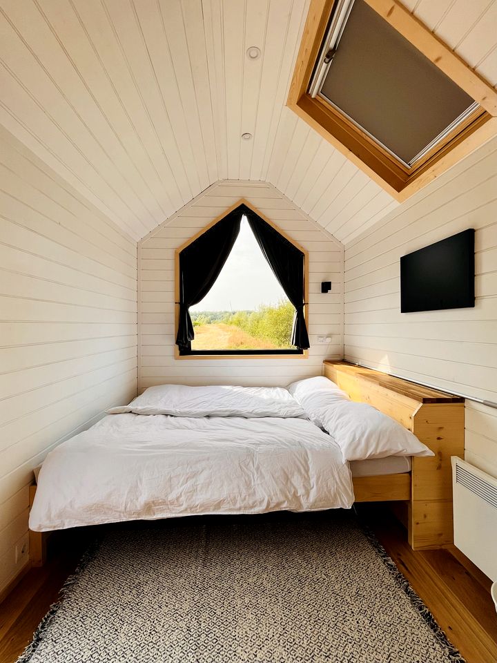 Ideal Lakeside Tiny House Perfect for Picnics and Disconnect in Mantes-la-Ville, France