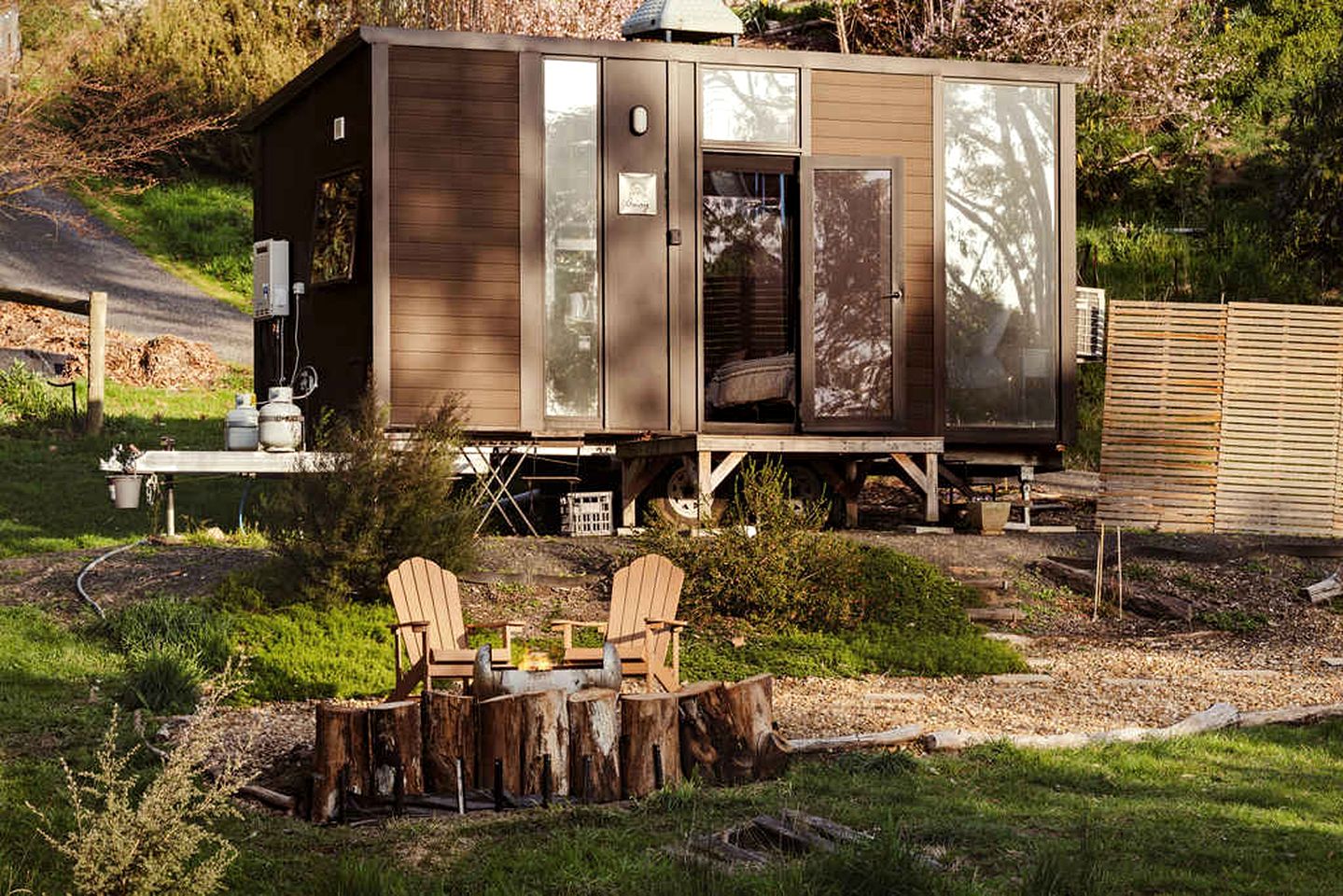 Ideal Tiny House with Abundant Wildlife and Breathtaking Sunset Views in Victoria, Australia