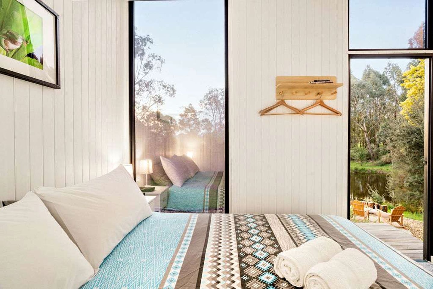 Ideal Tiny House with Abundant Wildlife and Breathtaking Sunset Views in Victoria, Australia