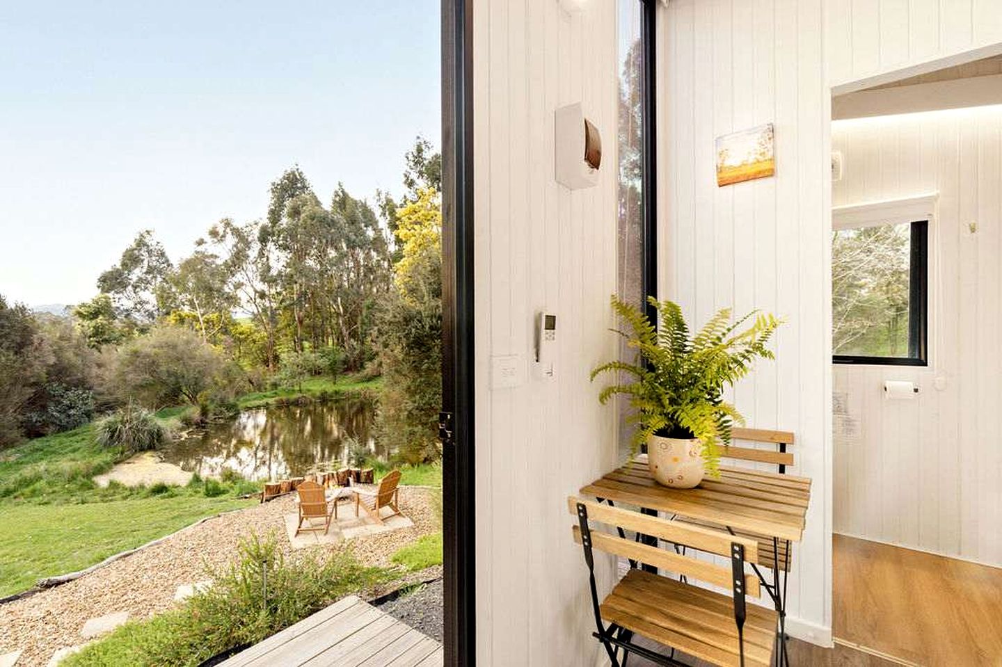 Ideal Tiny House with Abundant Wildlife and Breathtaking Sunset Views in Victoria, Australia
