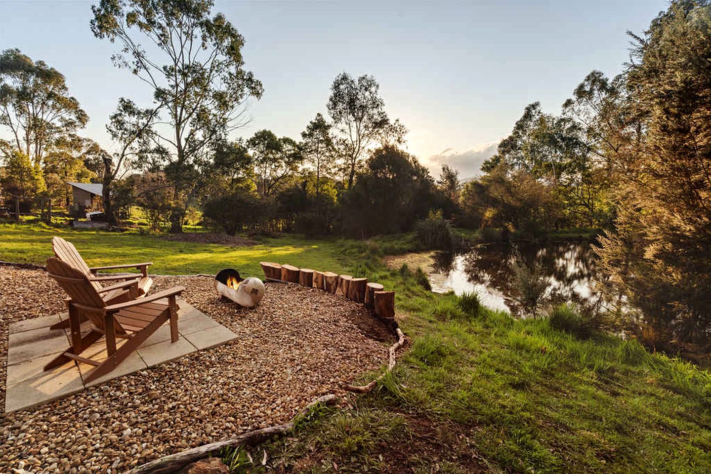 Ideal Tiny House with Abundant Wildlife and Breathtaking Sunset Views in Victoria, Australia