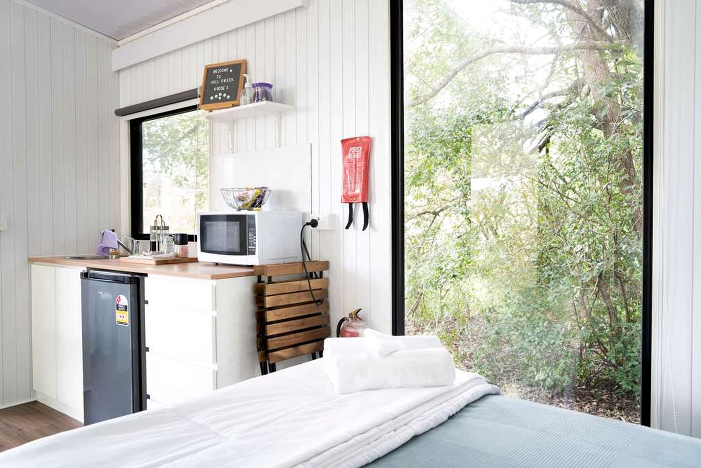 Ideal Tiny House Retreat Perfect for a Romantic Getaway in Queensland, Australia