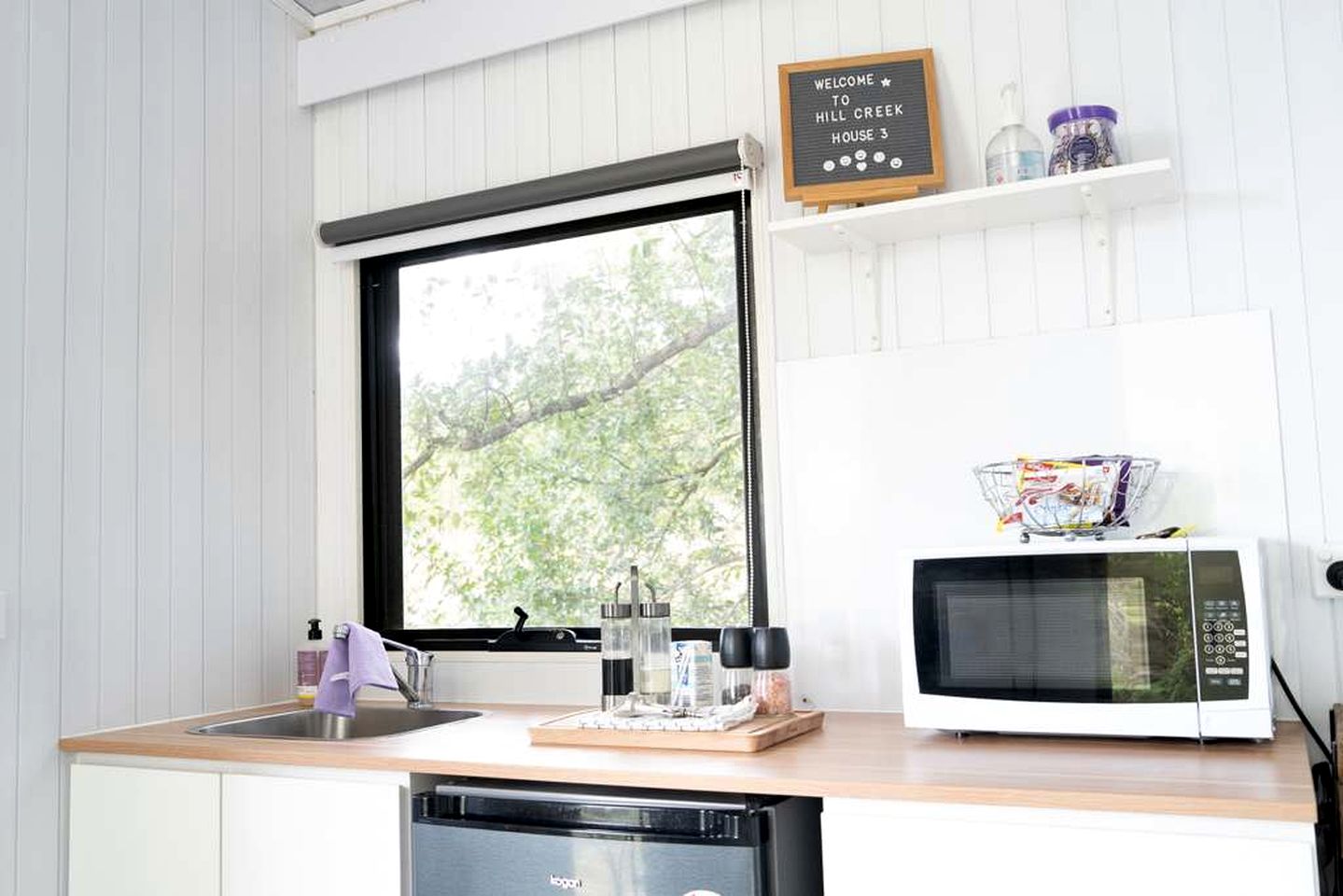 Ideal Tiny House Retreat Perfect for a Romantic Getaway in Queensland, Australia