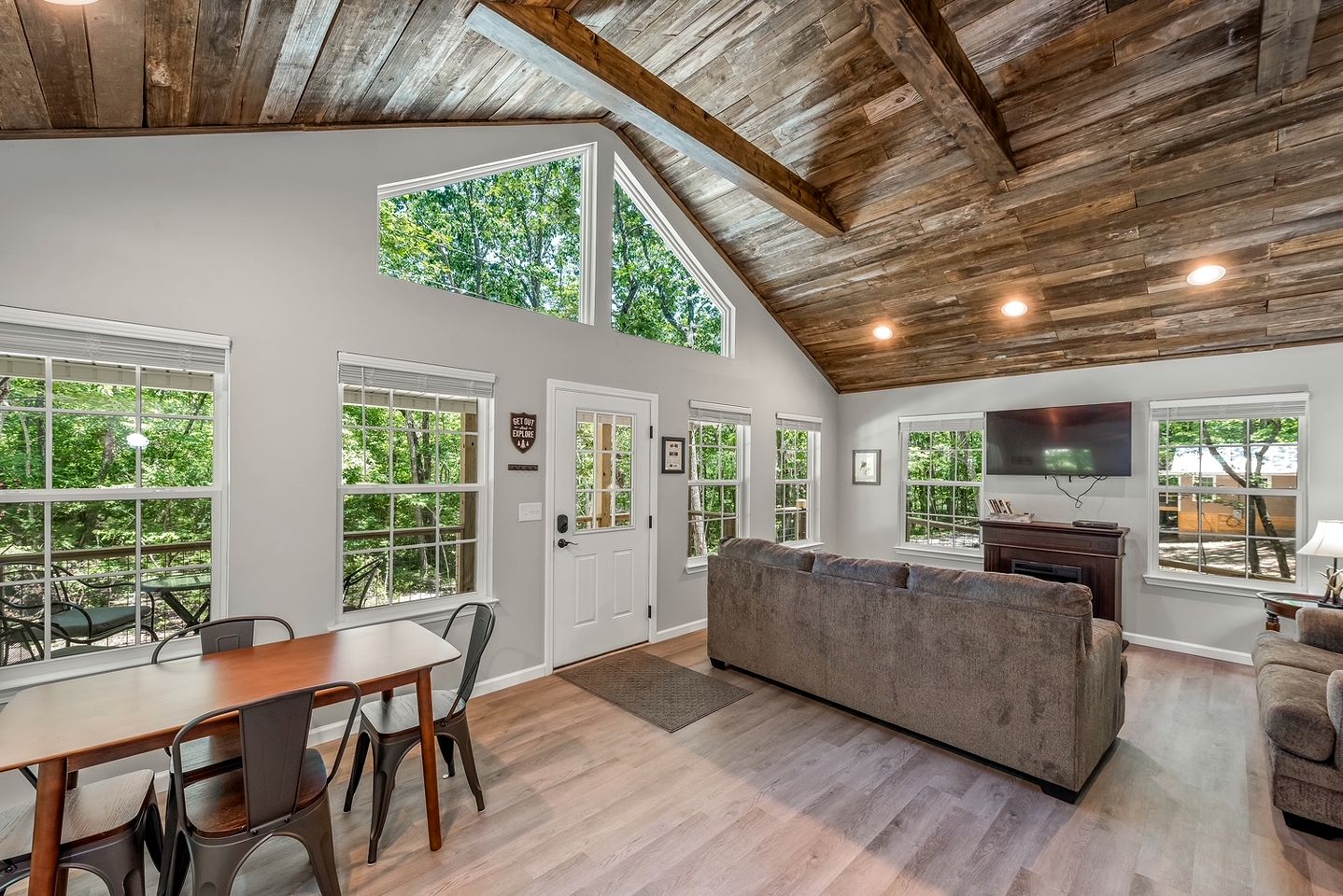 Idilic Cozy Rustic Cabin in Fort Payne, Alabama