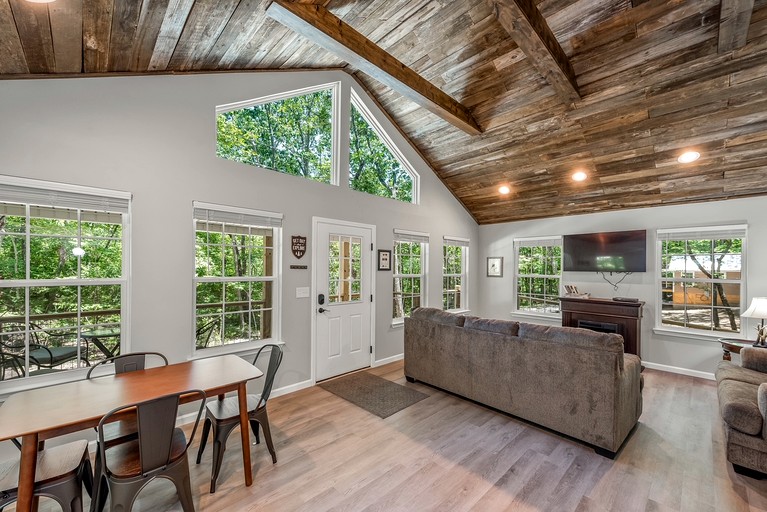 Cabins (United States of America, Fort Payne, Alabama)