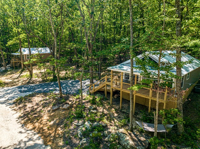 Idilic Cozy Rustic Cabin in Fort Payne, Alabama