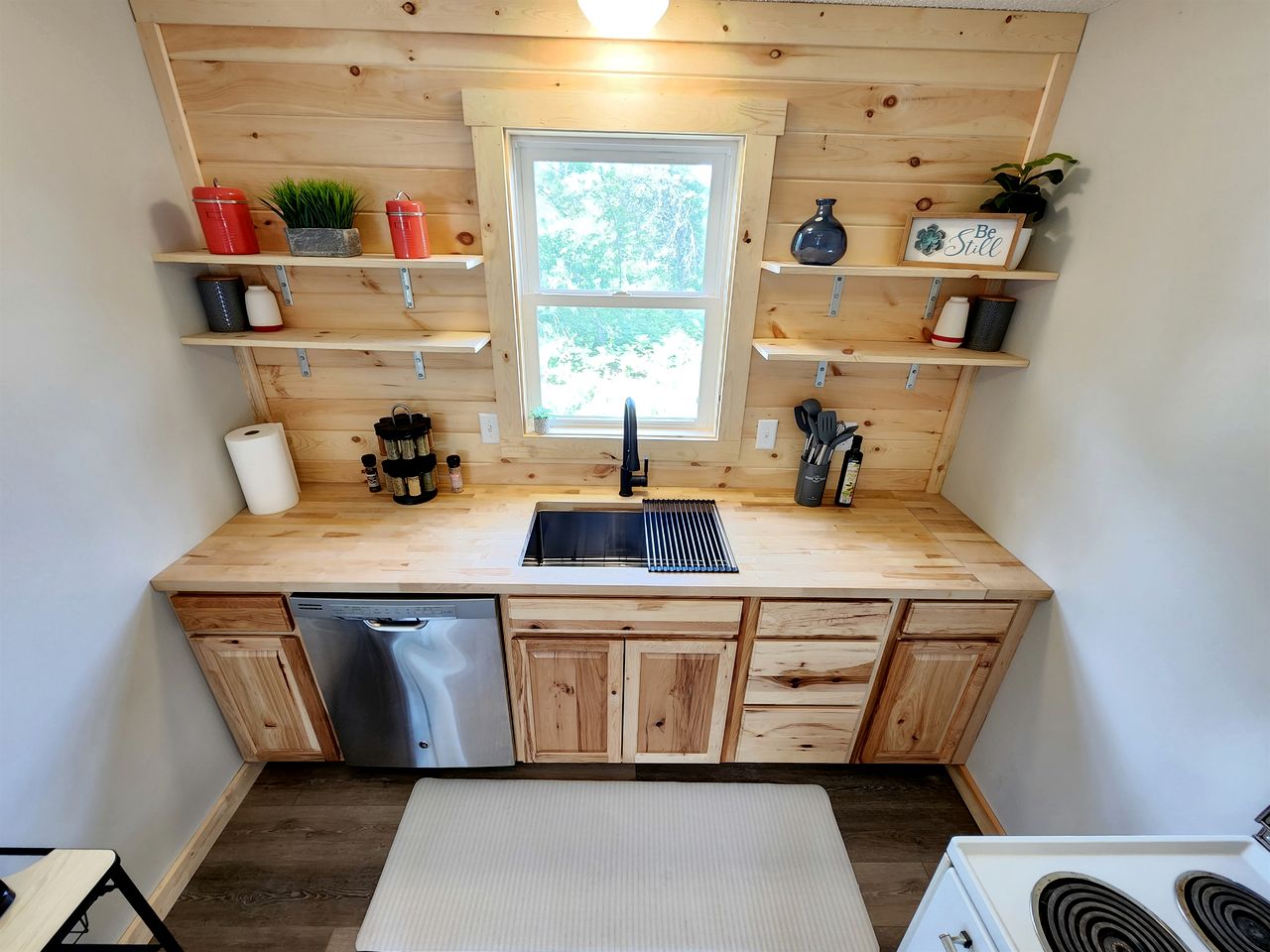 Secluded Rustic Cabin with Hot Tub Near Pere Marquette River in Big Rapids, Michigan
