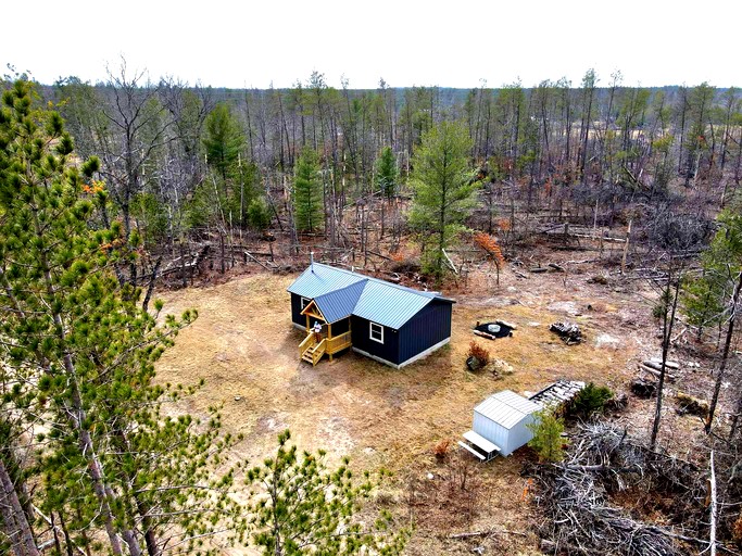 Cabins (United States of America, --, Michigan)