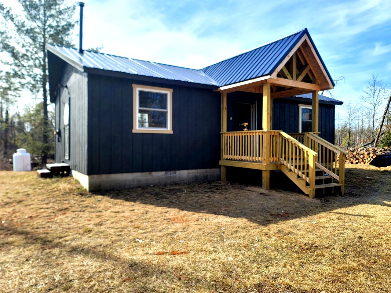 Secluded Rustic Cabin with Hot Tub Near Pere Marquette River in Big Rapids, Michigan