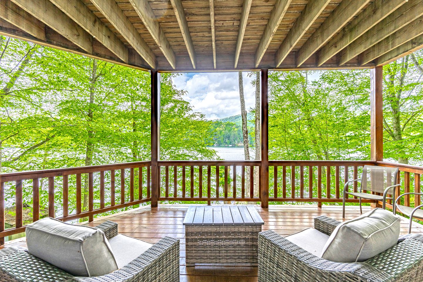 Enormous Cabin Retreat with Beautiful Views and Private Dock in Topton, North Carolina