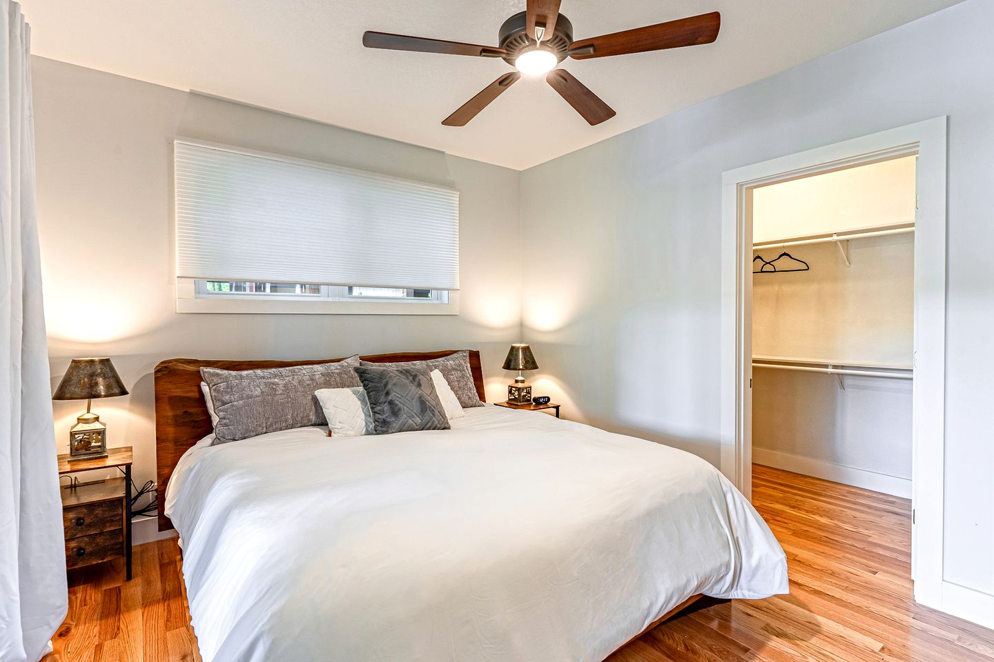 Enormous Cabin Retreat with Beautiful Views and Private Dock in Topton, North Carolina