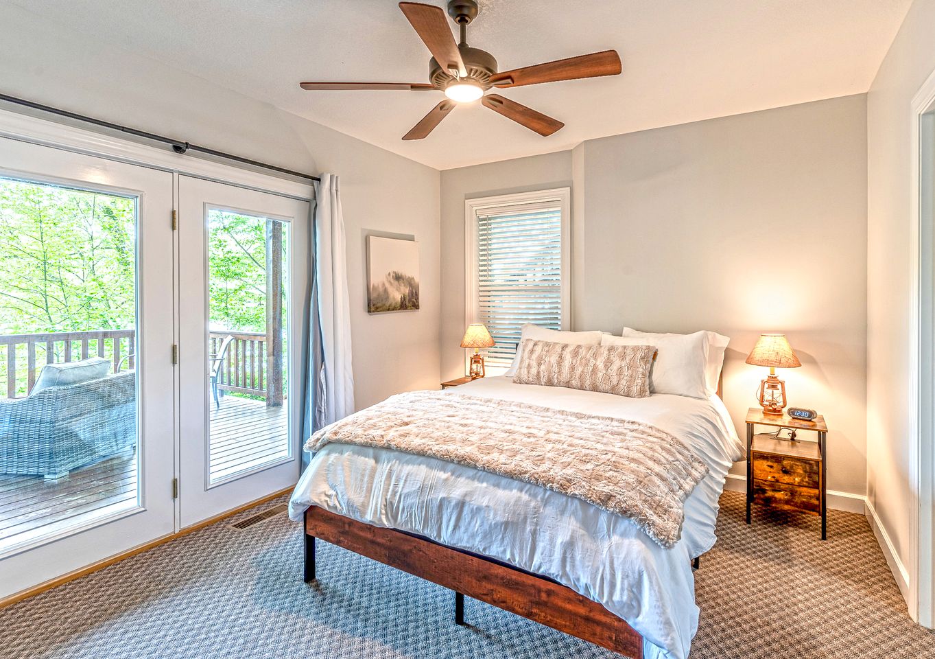 Enormous Cabin Retreat with Beautiful Views and Private Dock in Topton, North Carolina