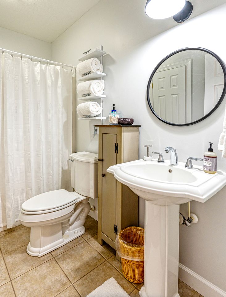 Enormous Cabin Retreat with Beautiful Views and Private Dock in Topton, North Carolina